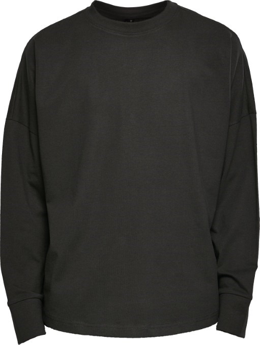 Oversize cut on sleeve long sleeve